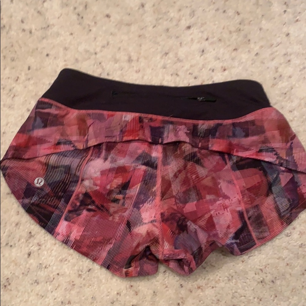 Lulu lemon speed up short size 2
